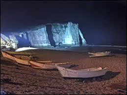 Quelle est la particularit des falaises normandes ?