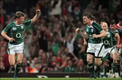 Quel joueur de rugby irlandais, considr comme l'un des plus grands sportifs de son pays et de son sport d'une manire gnrale, a inscrit un drop-goal  la 78me minute contre le Pays de Galles, dans le Tournoi des Six Nations 2009, permettant  l'Irlande de remporter son premier Grand Chelem depuis 1948 ?
