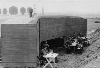 En novembre 1939, une chanson fait fureur en France, c'est une reprise d'une chanson anglo-saxonne. Elle est chante par Ray Ventura et ses collgiens. Quelle est cette chanson ?