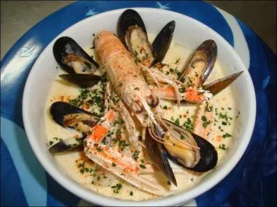 Quelle est cette spcialit normande, sorte de matelote  base de poissons (turbot, sole, rougets grondins, lotte), et de crustacs (coquilles Saint-Jacques, moules), cuite avec des lgumes (oignon, cleri, poireau) et des aromates (persil, thym, laurier, sel, poivre), dans du beurre d'Isigny,