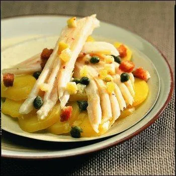 Quel ingrdient est indispensable pour la confection d'une  raie  la grenobloise  ?