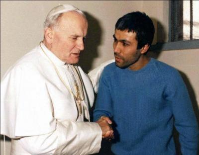 Parlons du pape Jean-Paul II. A vous de trouver les deux problèmes qui ont provoqué son décès.