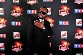 Compltez.  Italienne, un mtre soixante ... ... ... , je vous le dis sans blague 