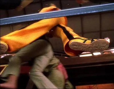 Dans le film  Kill Bill , la marie est en train de se battre. Sur la photo, il y a un gros mot. Mais o est-il ?