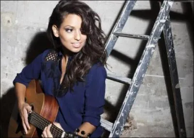 De quels instruments sait-elle jouer ?