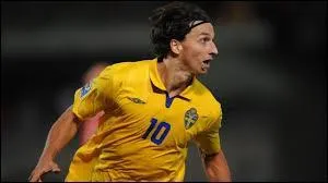 En quelle anne Zlatan honora-t-il sa premire slection avec l'quipe nationale de Sude (ce fut face aux les Fro) ?