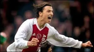 En juillet 2001, Zlatan signe avec l'Ajax Amsterdam. Aprs une premire saison difficile, Zlatan devient un joueur cl lors de la seconde saison, grce  l'arrive d'un nouvel entraineur au sein du club nerlandais. Qui tait-ce ?