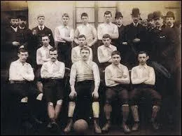 Quel fut le nom du club lors de son dmnagement  Ardwick en 1887 ?