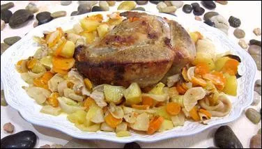 Ce département doit son nom à un fleuve et son affluent... Son chef-lieu est Angers et ses spécialités sont le pâté de ragondin, le coteaux-du-layon et le cul de veau à la Montsoreau accompagnée d'une fouée.