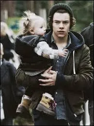 Quel est son lien avec Lux ?