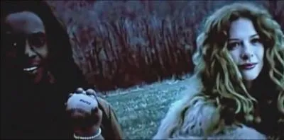 Qui vient de lancer la balle rattrape par Victoria ?