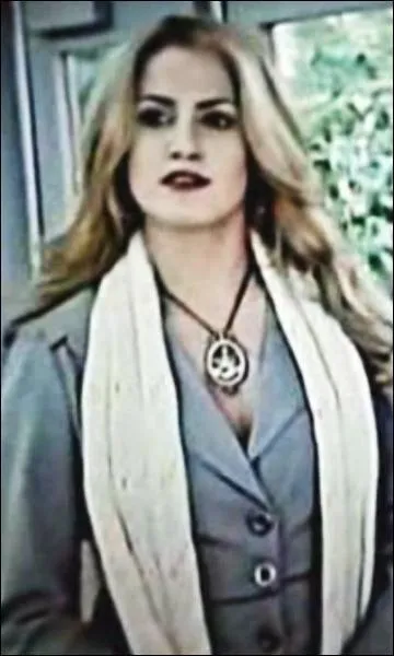 Qui interprte Rosalie Cullen ?