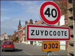 Nous entrons dans la ville nord-pas-de-calaisienne de Zuydcoote. Nous nous situons dans le dpartement ...