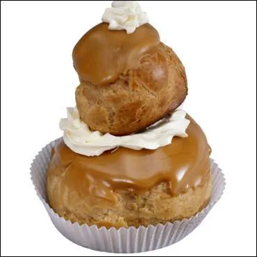Sur la photo, on voit une ptisserie compose de deux choux superposs. Il existe plusieurs parfums possibles pour la crme ptissire contenue dans les choux. Comment s'appelle cette ptisserie ?