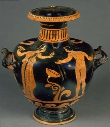 Selon l'usage qui en est fait, la forme des vases est particulire. Ainsi, l'amphore, munie de deux anses et d'un couvercle, sert au transport du vin ou de l'huile. Le cratre, utilis pour mlanger les vins, a une trs large ouverture. Il existe aussi des vases de trs grande taille qui sont des monuments funraires etc... Comment se nomme le vase sur la photo ?