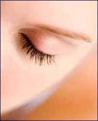 Quelle est cette poudre que l'on se met sur les paupires ?
