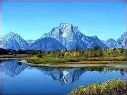 Quelle montagne, symbole de la Rsistance, est situe au contrefort de son chef- lieu ?