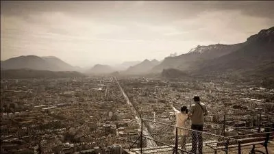 Quelles architectures symbolisent le plus Grenoble ?