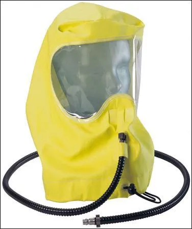 Quand un sapeur trouve une victime consciente et en tat de se dplacer, il lui met la ... et il doit imprativement ...