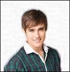 Quels personnages sont amoureux de Violetta dans la srie ? 