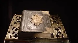 pisode 10 : Que trouve Clara dans ce livre ?