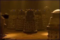 pisode 1 : A quelle guerre les daleks des soins intensifs de l'asile n'ont-ils pas particip ?