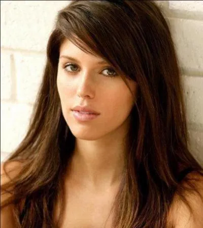 Par qui Vicky est-elle tue ?