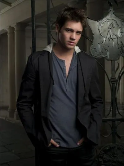 Damon le tue, mais comment ressuscite-t-il ?