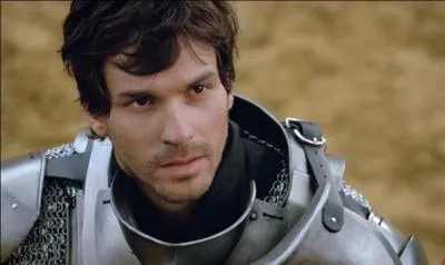 Dans l'pisode 4, qui est la personne qui veut devenir chevalier ?