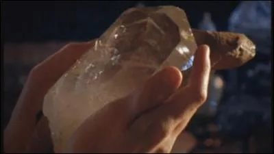 Dans l'pisode 5, comment s'appelle l'objet qui prdit l'avenir ?