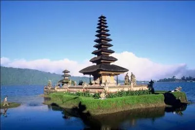 Combien d'les y a-t-il, approximativement, en Indonsie ?