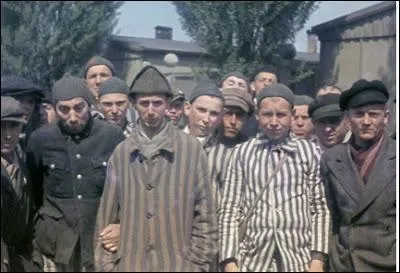 En mars 1933 le premier camp de concentration du IIIme Reich ouvre ses portes ; comment se nomme-t-il ?