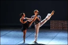 Quand on danse  deux a s'appelle...