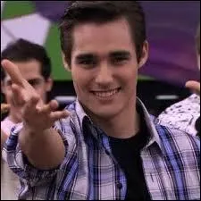 Dans quelle srie de Disney Channel joue-t-il ?