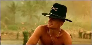 J'aime l'odeur du napalm au petit matin.