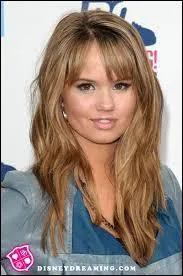 Dans quelle srie a-t-elle jou de 2008  2011 ?