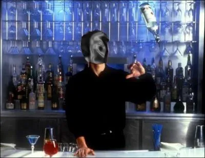 Dans  Cocktail , il joue le rle d'un barman trs habile en flair bartending. C'est :