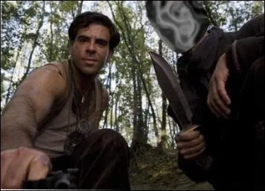 Dans  Inglorious Basterds , il est le lieutenant d'un commando de juifs Allis tueurs de nazis. C'est :