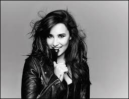 Demi Lovato a les yeux :