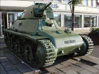 Le 15 avril, un nouveau front s'ouvre pour les troupes franaises et anglaises. Les troupes franaises dbarquent dans un pays neutre que l'Allemagne a attaqu. Quel est ce pays ?