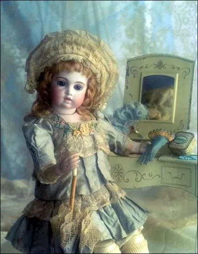 De quand date la premire poupe ?