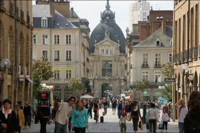 Quelle est la plus grande ville de la Bretagne (la rgion) ?