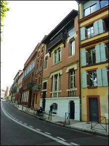 Ville natale de Claude Nougaro, cette ville de Midi-Pyrnes est la 4me commune la plus peuple de France. C'est  la ville rose , autrement dit :