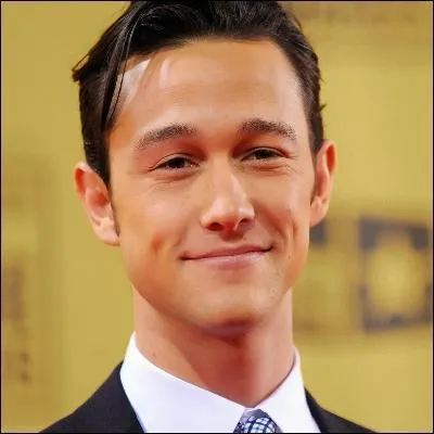 Et Bozo continue de flner chez les Moldus... Avec son sourire timide, Joseph Gordon-Levitt a un petit air de :