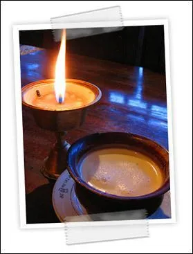 Vous prendrez bien un peu de beurre de yak dans votre th ? De quel pays cette boisson, th sal et beurre rance, est-elle la boisson nationale ?