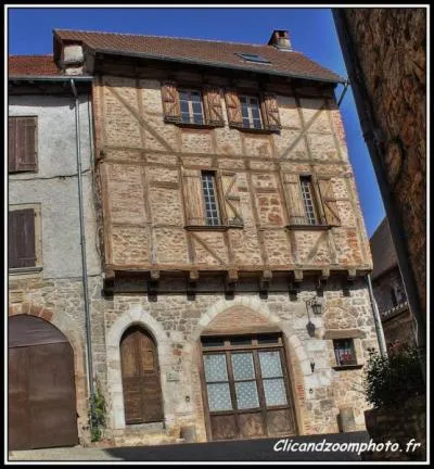 Guy Lux : ''C'est ça, Monsieur ! Candidat suivant, Simone.'' Simone : ''Candidat suivant, c'est monsieur ? ''