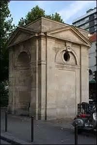 Appele aussi fontaine de Montreuil, elle se situe  la limite sud du 11me arrondissement, sur le terre-plein central de la rue du Faubourg-Saint-Antoine. Commande par la municipalit, elle est conue et acheve en 1710 par Jean Beaussire. Inscrite aux monuments historiques depuis le 4 juin 1962, c'est ...