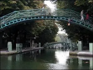 Canal d'une longueur de 4, 55km, situ entirement dans le 10me et 11me arrondissements, il est inaugur en 1825. Reliant le bassin de la Villette en passant par le canal de l'Ourcq au port de l'Arsenal, il est destin  l'origine pour l'adduction d'eau dans la capitale. Comportant 9 cluses et 2 ponts tournants pour une dnivellation totale de 25m, c'est ...