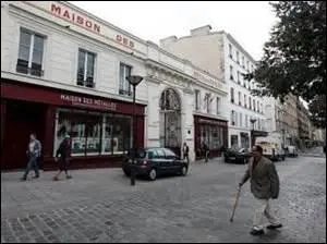 Construit au n94 rue Jean Timbaud, elle devient en 1881 une manufacture fabriquant des instruments de musique en cuivre. Rachete quelques annes plus tard par la maison Couesmon, elle acquiert la clbrit dans le monde entier pour la qualit de ses instruments. Devenu un haut lieu du syndicalisme pendant la crise de 1929, c'est depuis 2007 un tablissement public culturel, la ...