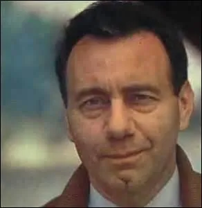 De mon vrai nom Nathan Korb, je nais le 25 novembre 1917 dans le 11me. Auteur-compositeur-interprte et pote, on me doit des chansons comme  Le Temps du Muguet  en 1959 et des musiques de films tel que  Le Cave se rebiffe  en 1951. Emport par un cancer le 20 avril 2002  La Varenne-Saint-Hilaire (Val-de-Marne) , je suis :